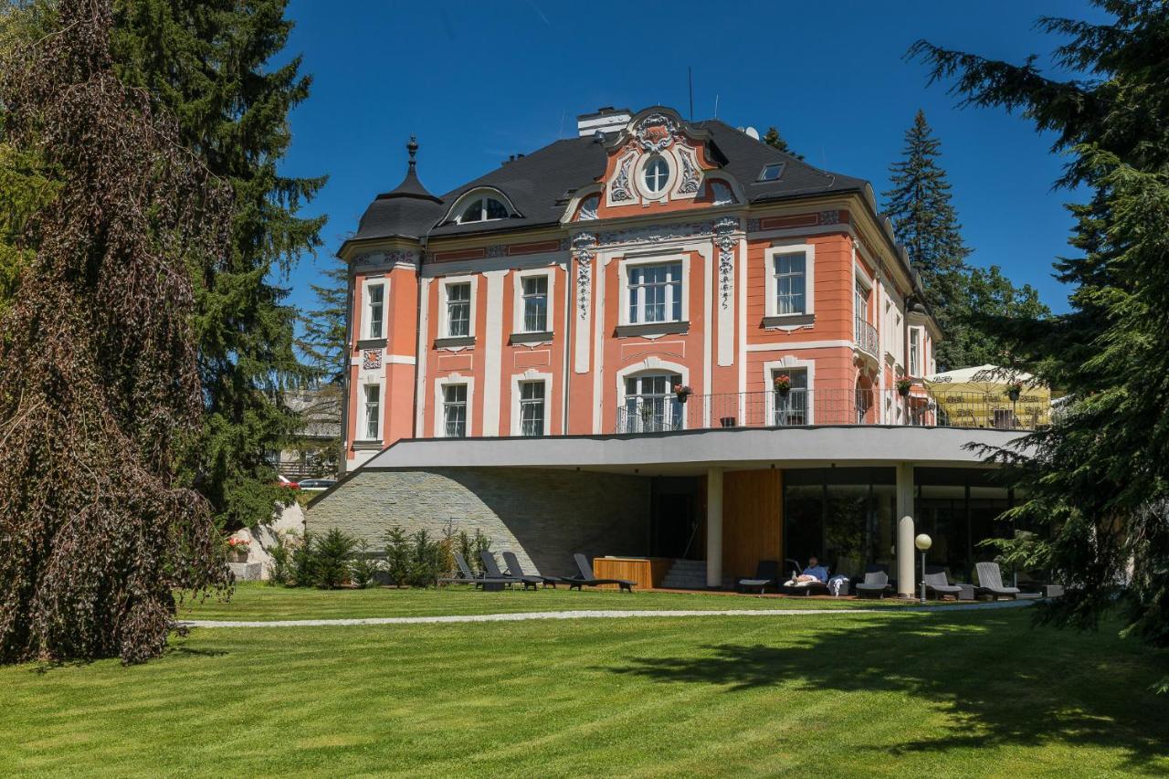 Wellness&Spa hotel Villa Regenhart Jeseník Exterior foto
