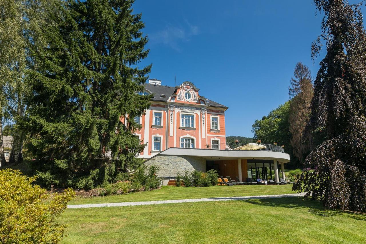 Wellness&Spa hotel Villa Regenhart Jeseník Exterior foto